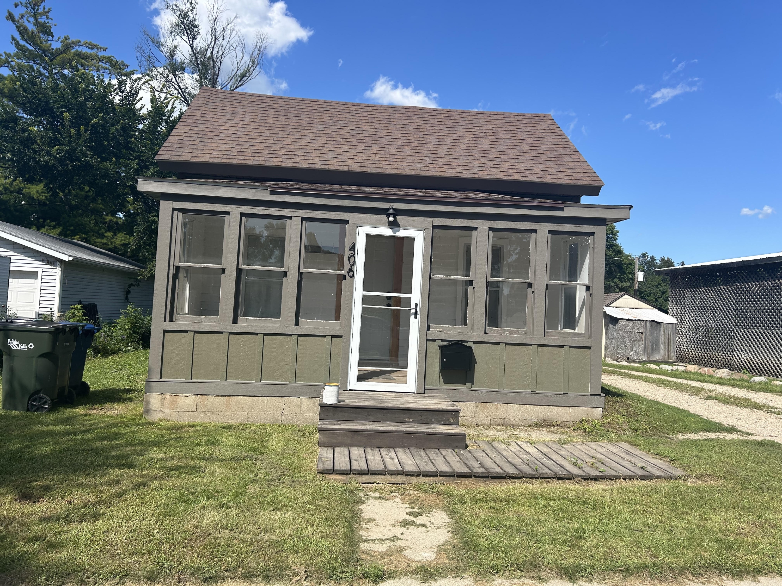 406 West Alcott Avenue